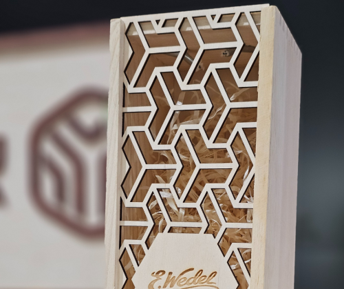 Drewniana skrzynka na alkohol