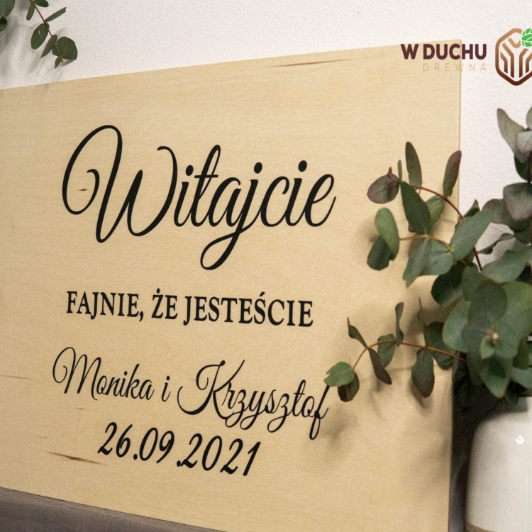 Drewniana-tablica-powitalna-z-czarnymi-napisami (2).jpg