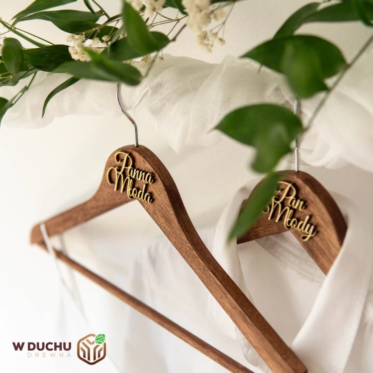 Zestaw-wieszakow-w-stylu-rustykalnym2.webp
