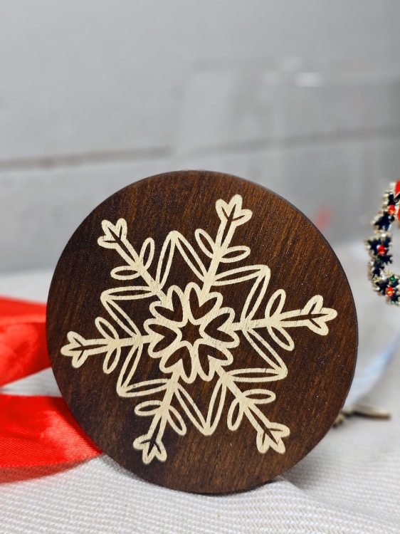 Podstawka okrągła pod herbatę kawę płatek śniegu grawer - wzór 1 (4).jpg