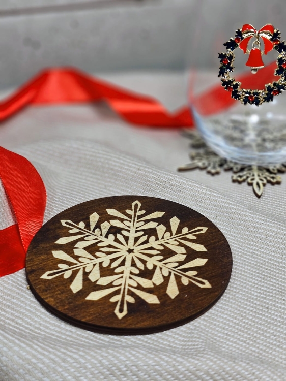 Podstawka okrągła pod herbatę kawę płatek śniegu grawer - wzór 5 (3).jpg