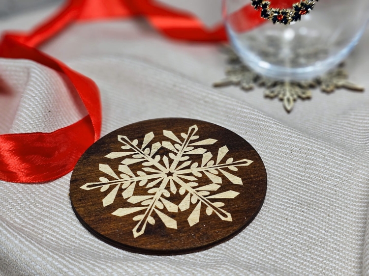 Podstawka okrągła pod herbatę kawę płatek śniegu grawer - wzór 5 (1).jpg