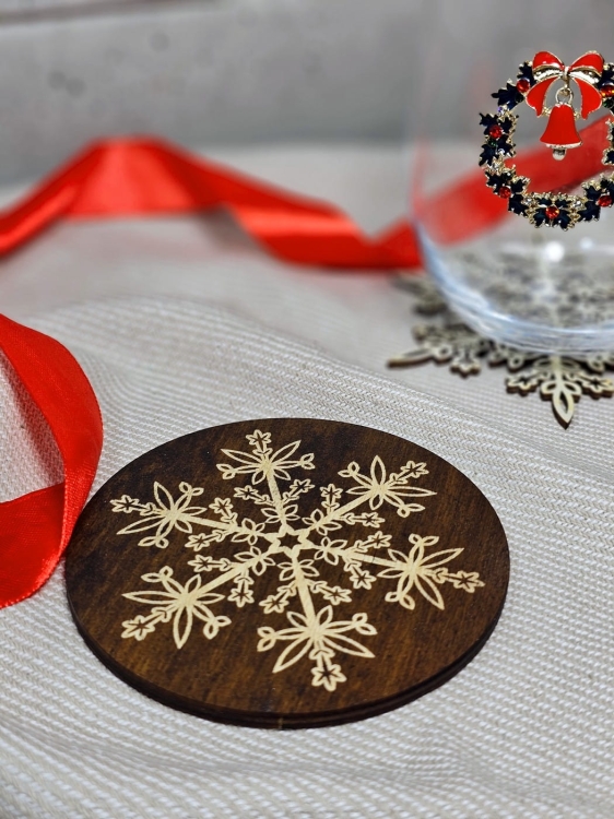 Podstawka okrągła pod herbatę kawę płatek śniegu grawer - wzór 6 (1).jpg