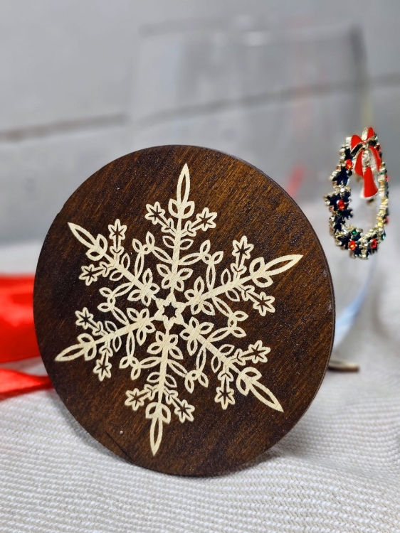 Podstawka okrągła pod herbatę kawę płatek śniegu grawer - wzór 7 (2).jpg