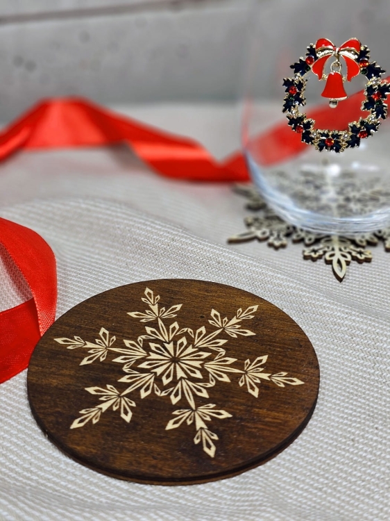 Podstawka okrągła pod herbatę kawę płatek śniegu grawer - wzór 8 (1).jpg