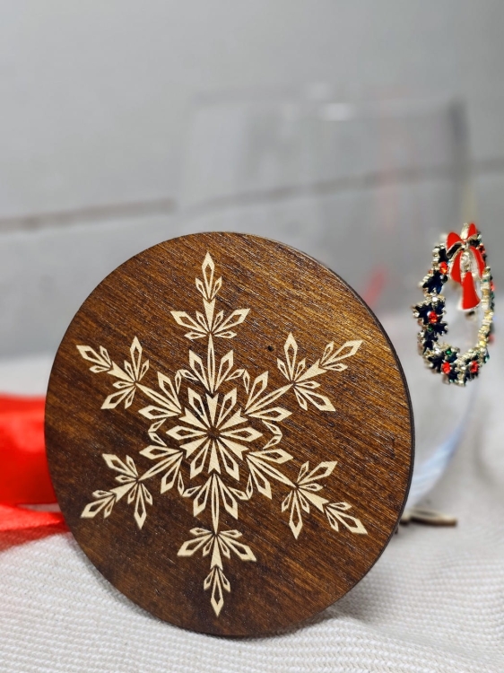 Podstawka okrągła pod herbatę kawę płatek śniegu grawer - wzór 8 (3).jpg