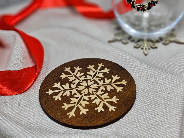 Podstawka okrągła pod herbatę kawę płatek śniegu grawer - wzór 9 (2).jpg
