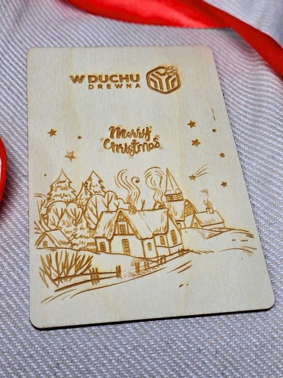 Kartka świąteczna z drewna z pleksy z grawerem z bombką (6).jpg