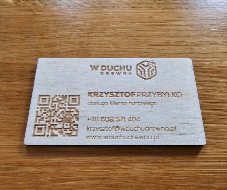 wizytówki drewniane z logo firmy