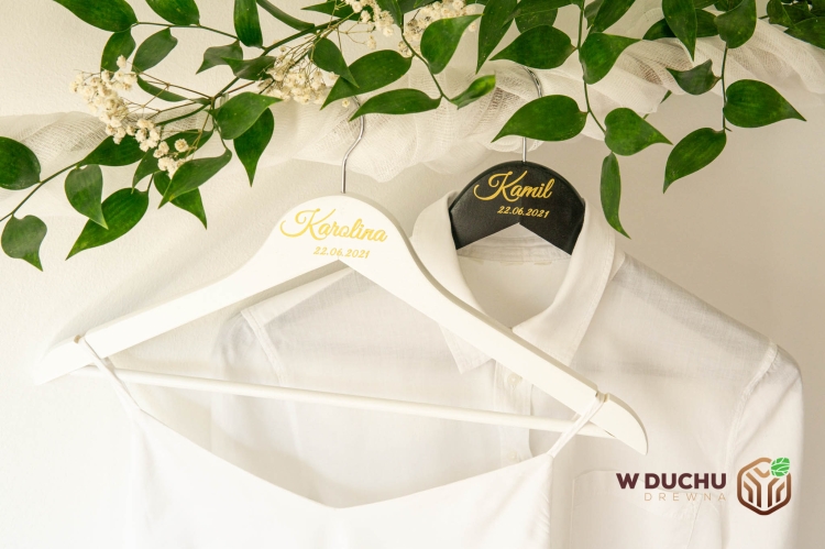 Zestaw wieszaków z błyszczącym napoisem.jpg